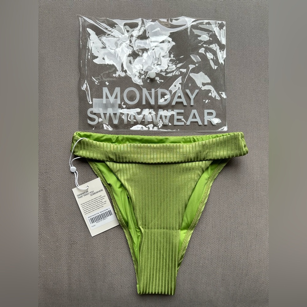 Mondays Swimwear, Argentina bottom, Pear wide rib, size P.
